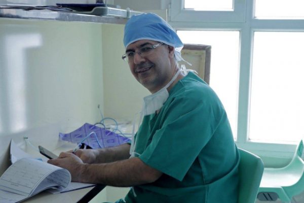 دکتر علیرضا مومنی | بهترین جراح بینی اصفهان